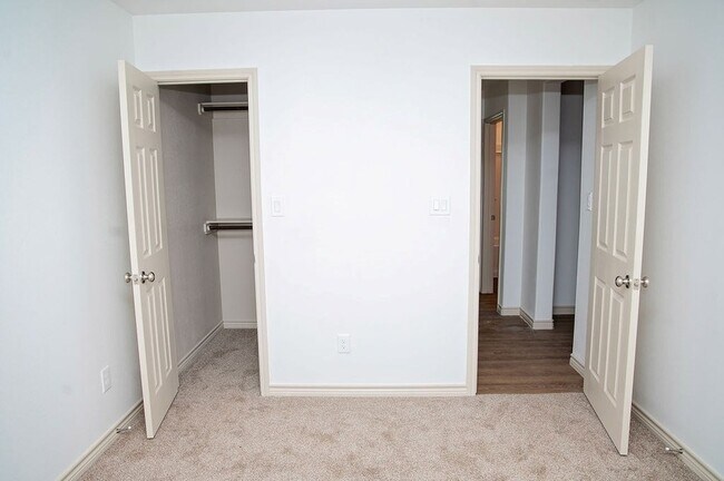 Building Photo - 1324 Bajada St