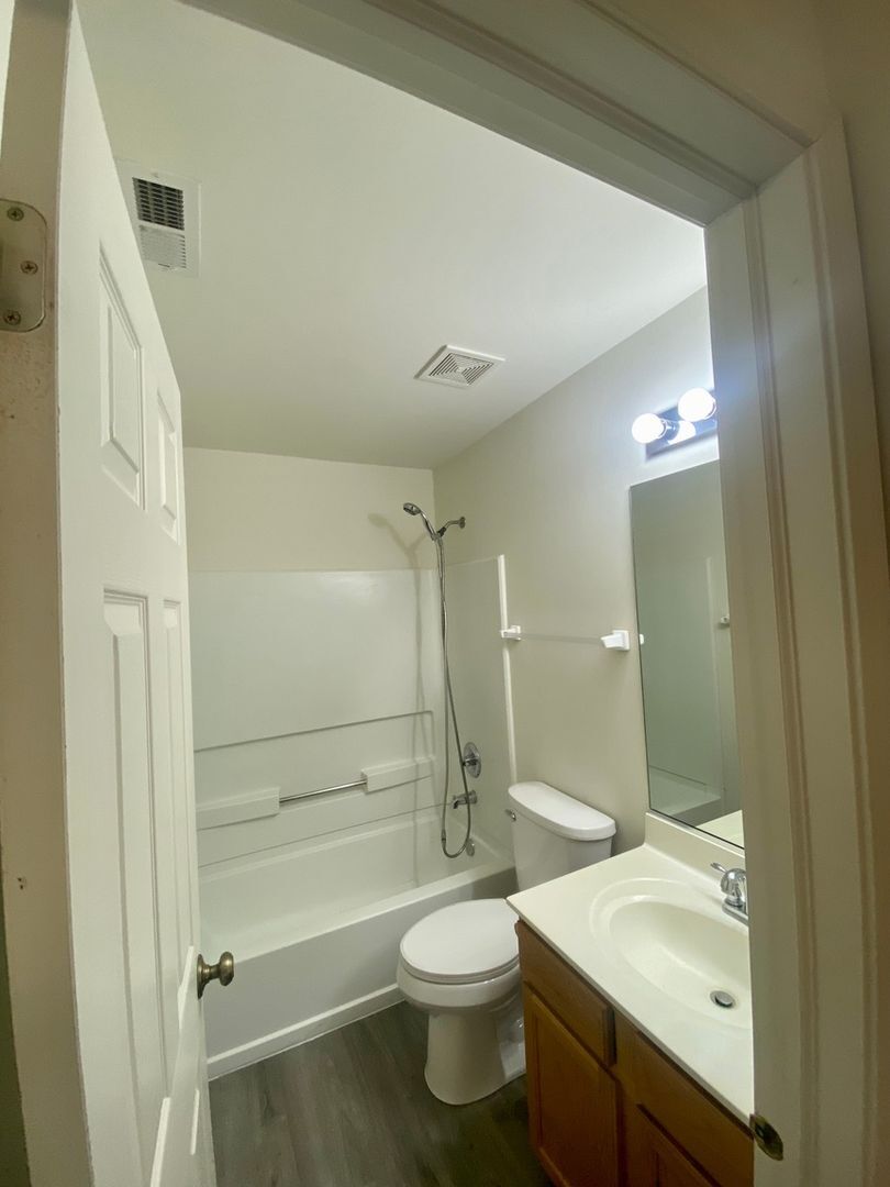 Building Photo - 315 Richmond Dr