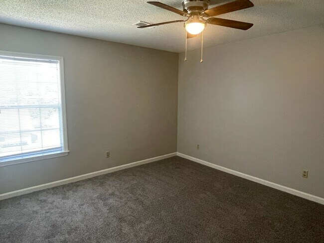 Building Photo - 6179 Cherokee Dr