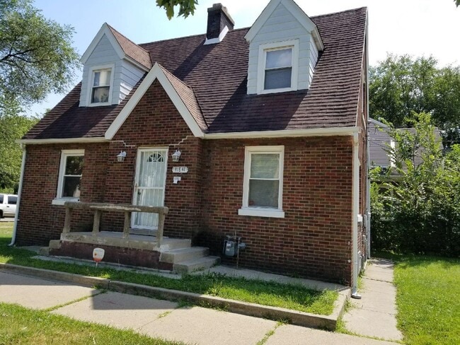 Primary Photo - Large Glen Park Home! Original Hardwood Fl...