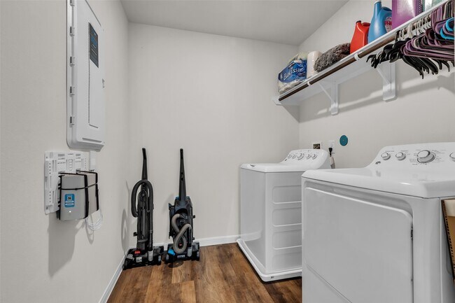 Building Photo - 4619 Prairie Chase Dr