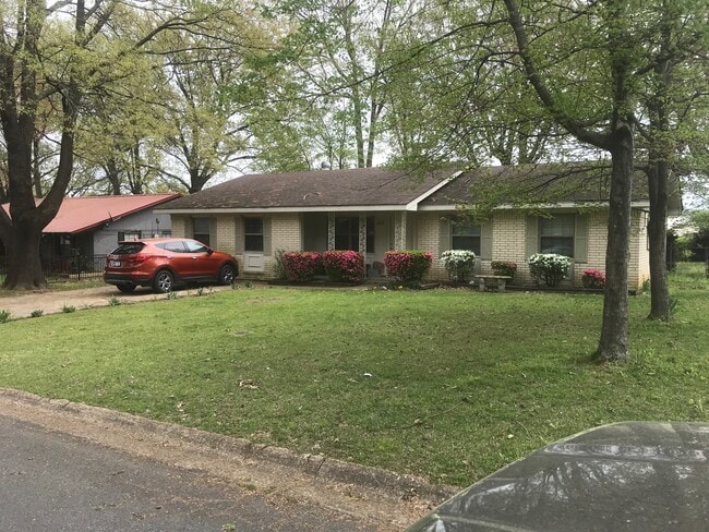 Building Photo - 1829 Rich Rd