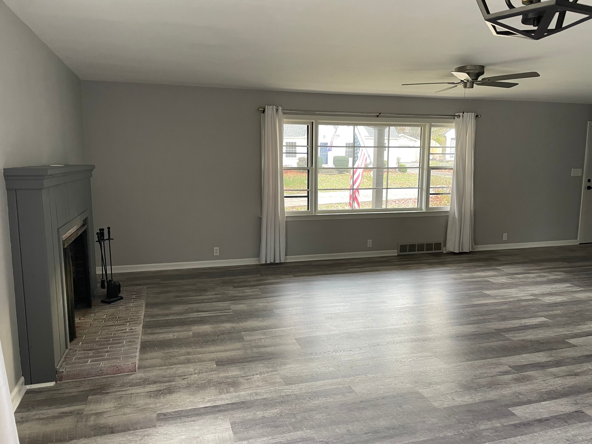 Building Photo - 526 Bank St