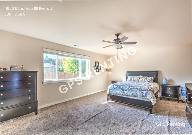 Building Photo - Stylish And Sleek Everett Home On A Quiet ...