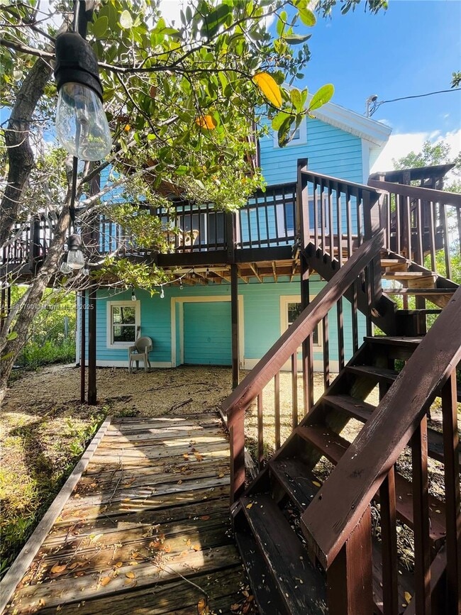 Building Photo - 202 W Canal Dr