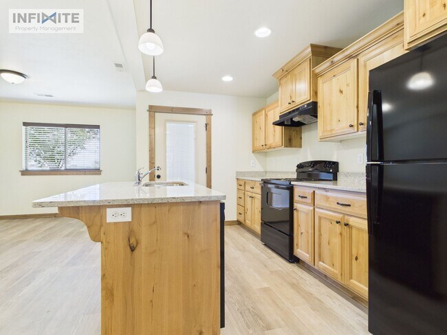 Building Photo - 2767 Fen Way