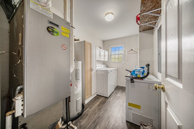 Building Photo - 10497 S Jackson Rd