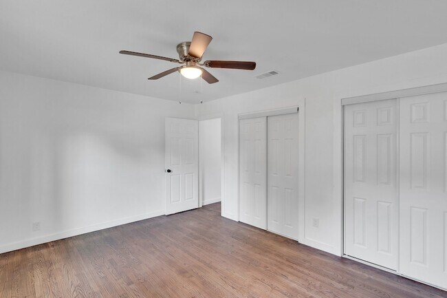 Building Photo - 6124 Sundown Dr
