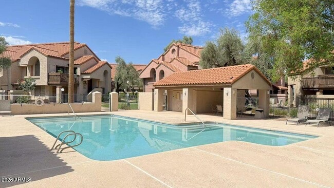 Building Photo - 700 E Mesquite Cir