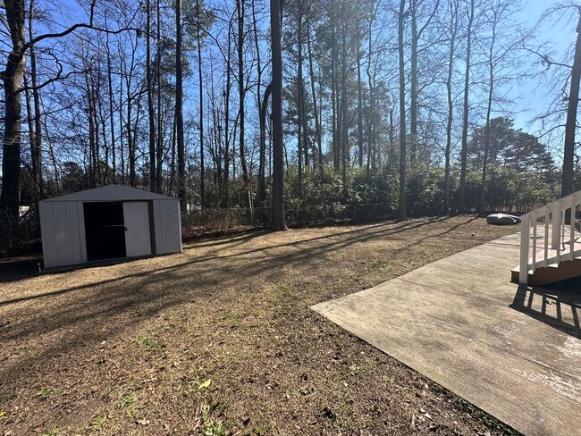 Building Photo - 919 Seventy First School Rd