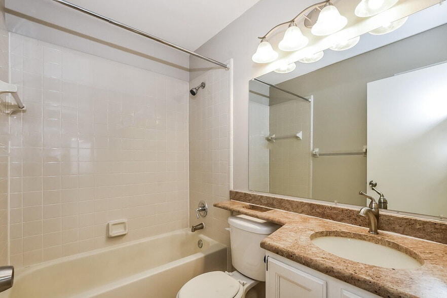 Building Photo - 201 Whiterapids Ct