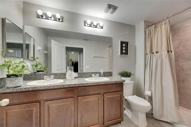 Building Photo - 12952 Utopia Gdns Wy