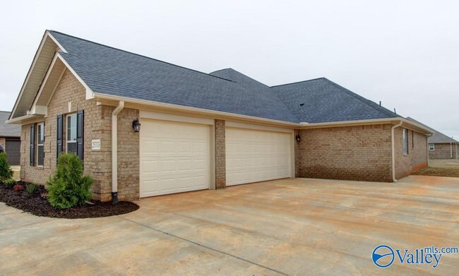 Building Photo - 25703 Millbrook Dr