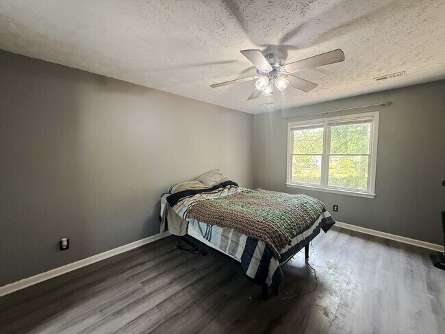 Building Photo - 3446 Sandystone Cir