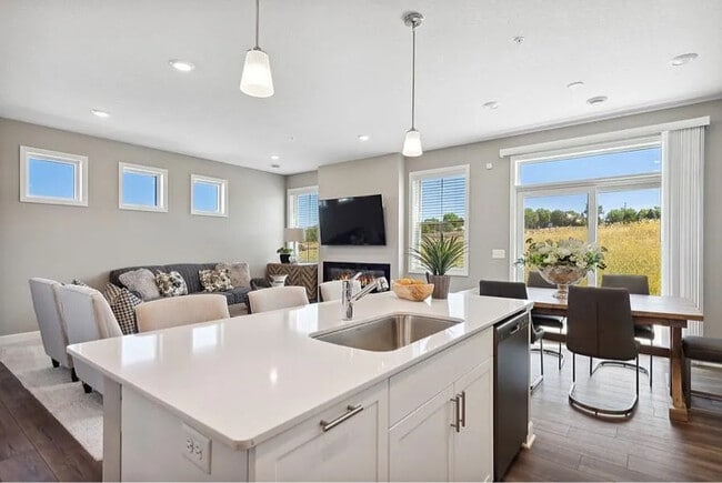 Building Photo - 446 Murray Hl Wy