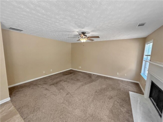 Building Photo - 3397 Hill Pond Dr NE