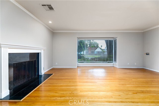 Building Photo - 1929 Wellesley Rd