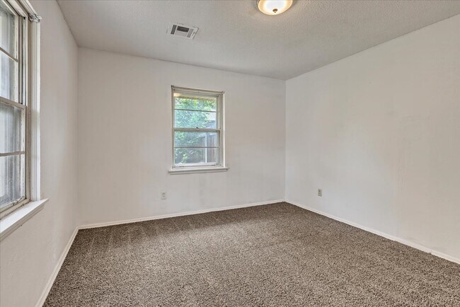 Building Photo - 2412 N Key Blvd