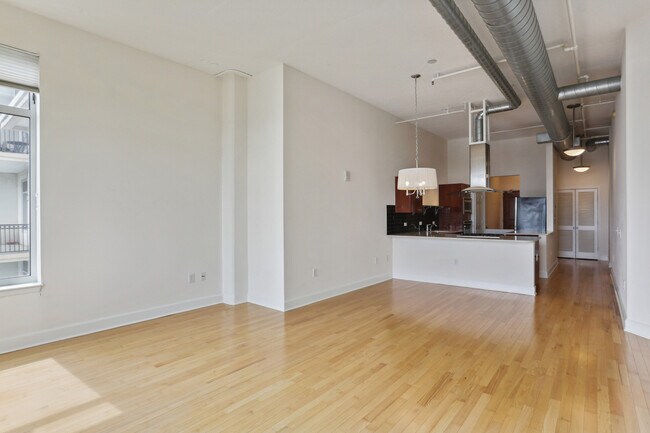 Building Photo - 3820 Roswell Rd NE