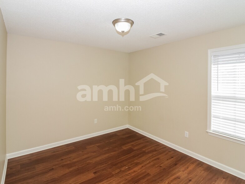 Building Photo - 95 Sweet Leaf Ln