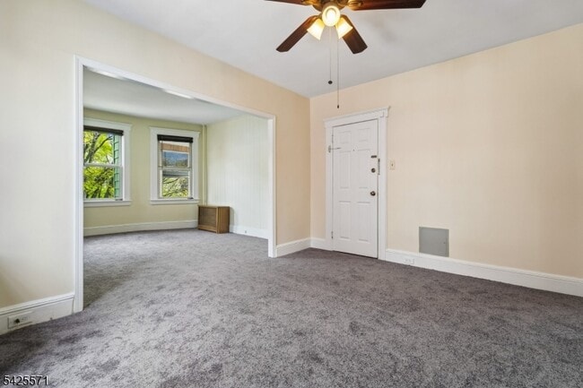 Building Photo - 7 Beekman St