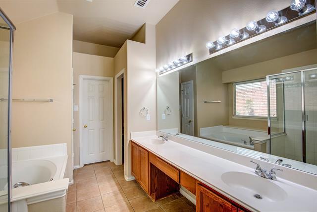 Building Photo - 9741 Hathman Ln