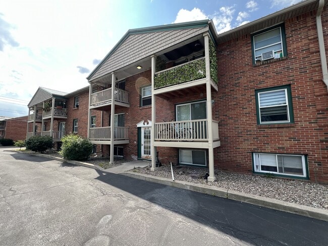 Primary Photo - Autumn Terrace