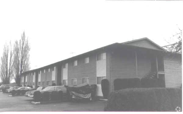 Building Photo - 10900 SW Gaarde St
