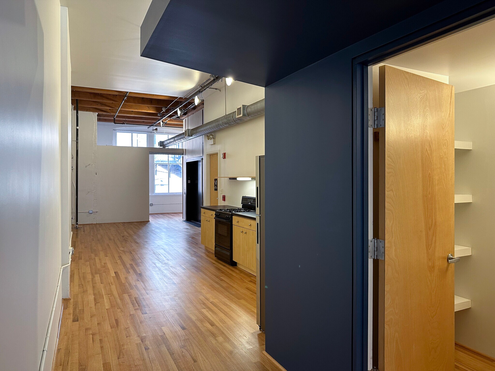 Looking towards the elevator from the core - 945 Liberty Ave