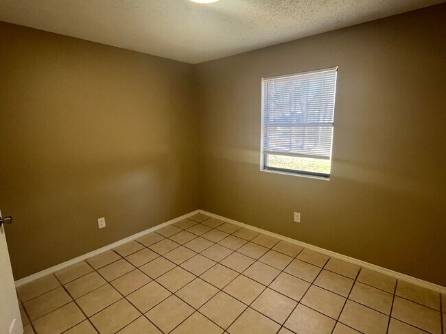 Building Photo - 307 Harris Cir
