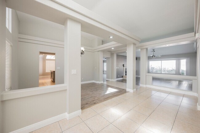 Building Photo - Gorgeous 1 Story Home in Gated Community