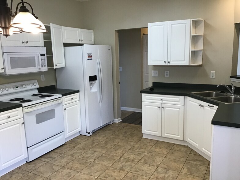 Building Photo - 300 Canvasback Way