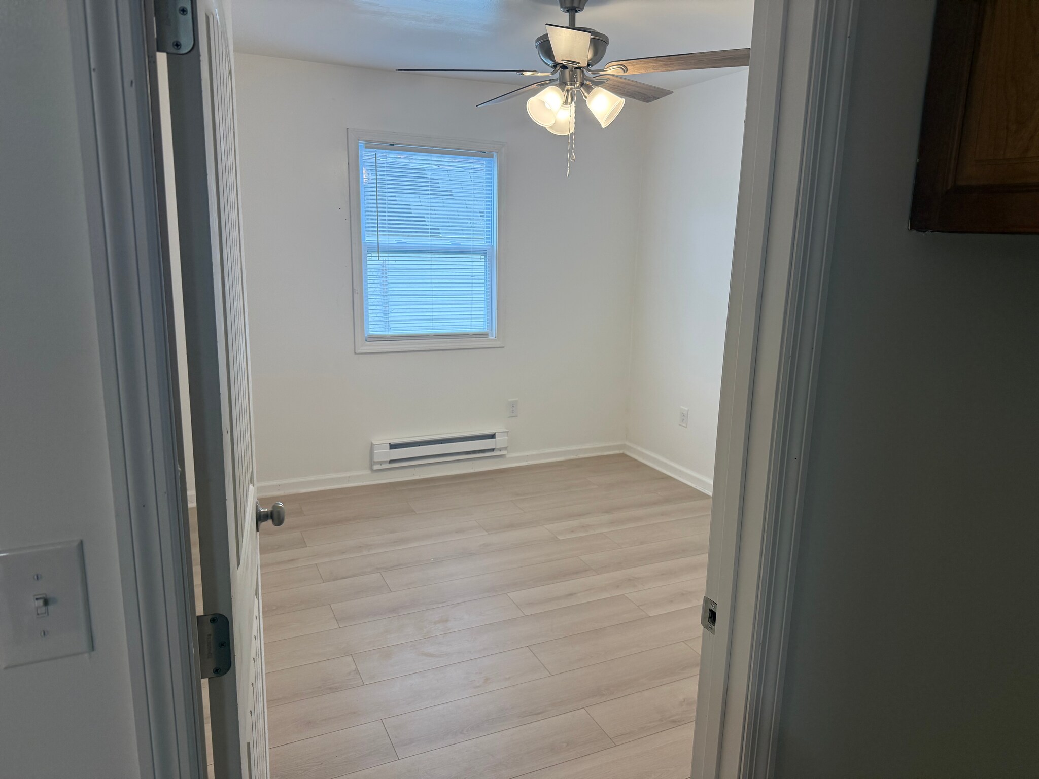 Building Photo - 922 Hastings St