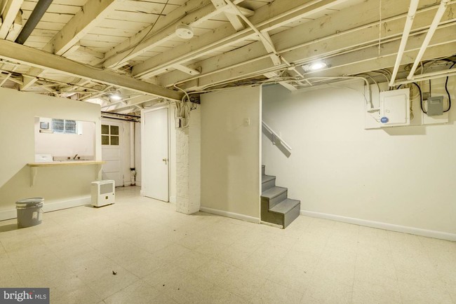 Building Photo - 3721 Windom Pl NW