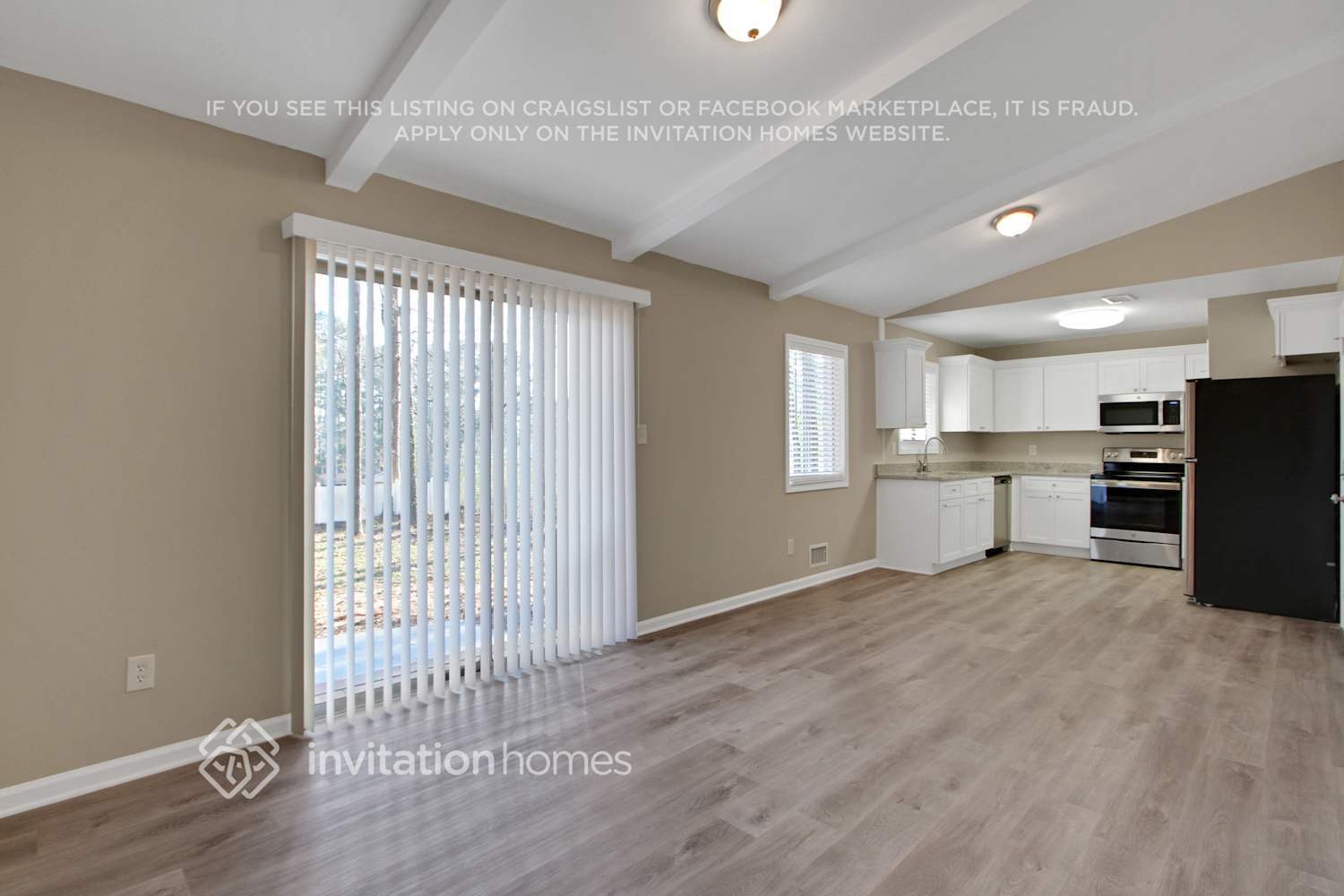 Building Photo - 5801 Oakleaf Dr