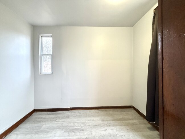 Building Photo - 2141 S Marshall Blvd