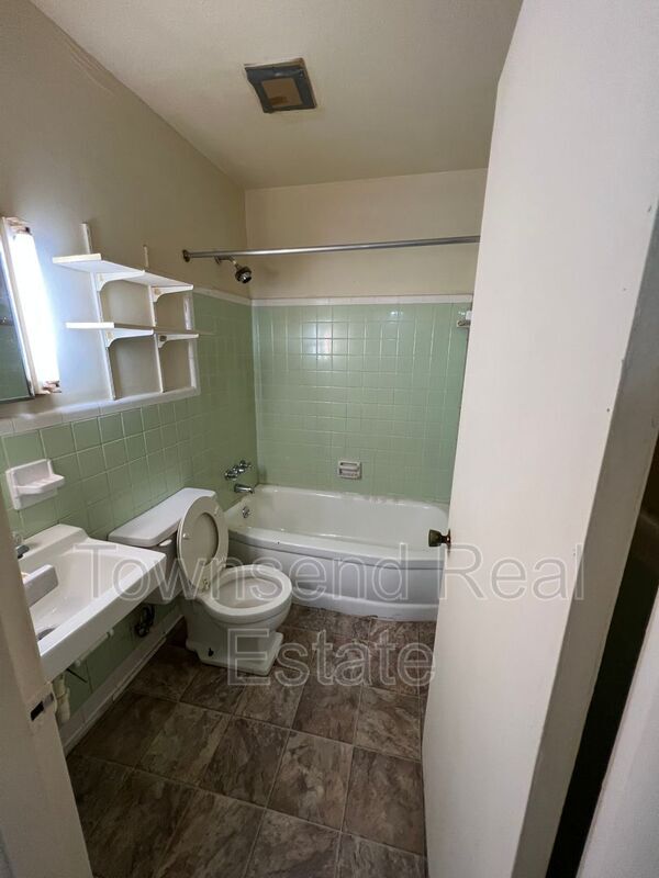 Building Photo - 116-A Oates Dr