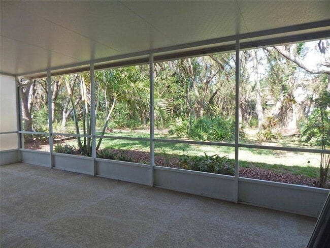 Building Photo - 5925 Sandhill Ridge Dr