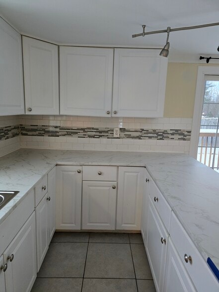 kitchen - 4435 Clifford Rd