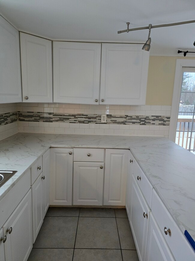 Building Photo - 4435 Clifford Rd