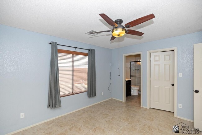 Building Photo - 4067 S Sunlight Way