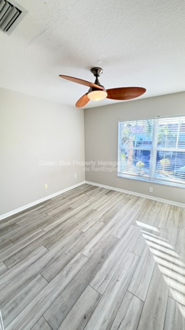 Building Photo - 1525 Hillview Ln