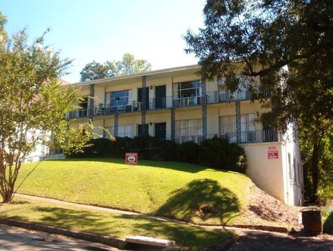 Primary Photo - Fairway House