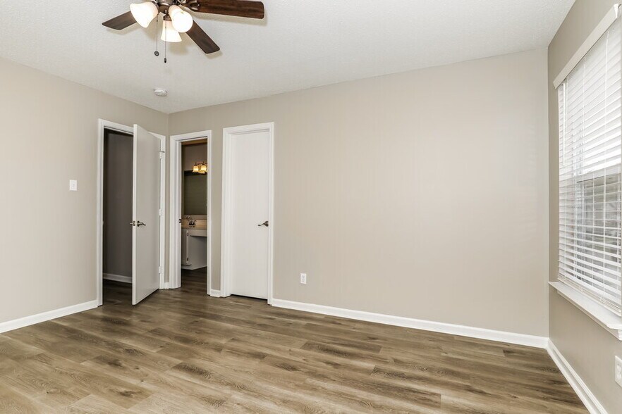 Building Photo - 6653 Stanhope Way