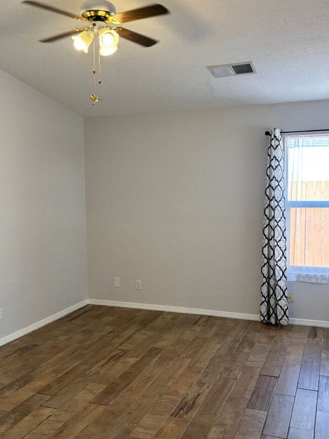 Building Photo - Charming 2 Bed, 2 Bath Home in Rio Rancho