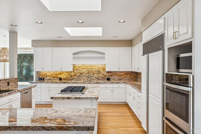 Building Photo - 32 Marin Bay Park Ct