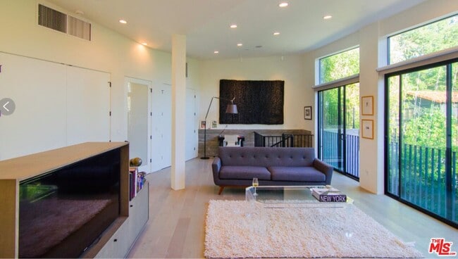 Building Photo - 2849 Seattle Dr