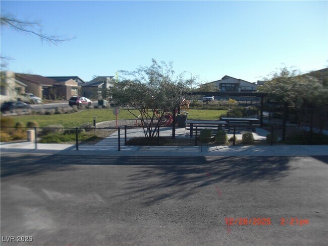 Building Photo - 9751 Evergreen Pne St