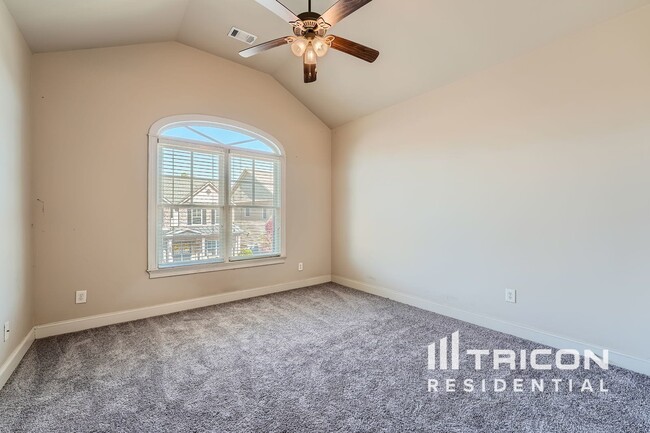 Building Photo - 3893 Ridge Grove Way
