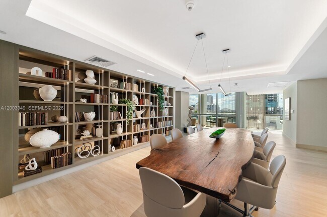 Building Photo - 900 Biscayne Blvd